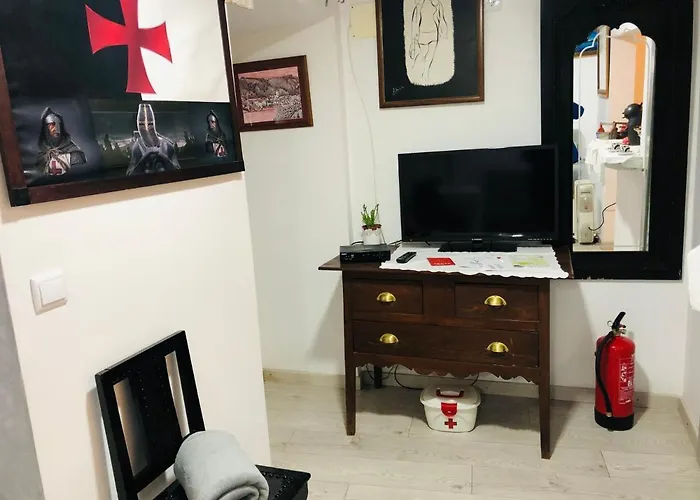 בית נופש Pe Do Castelo Casinhas טומאר