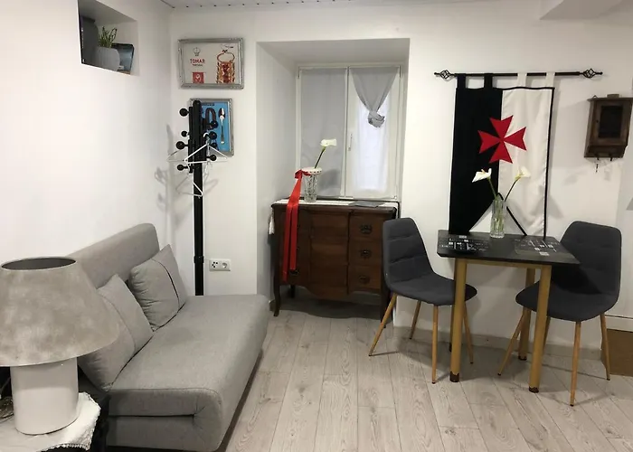 Pe Do Castelo Casinhas טומאר